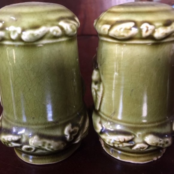 Vintage 70's Japan Ceramic S&P shakers Olive Green - Picture 2 of 4